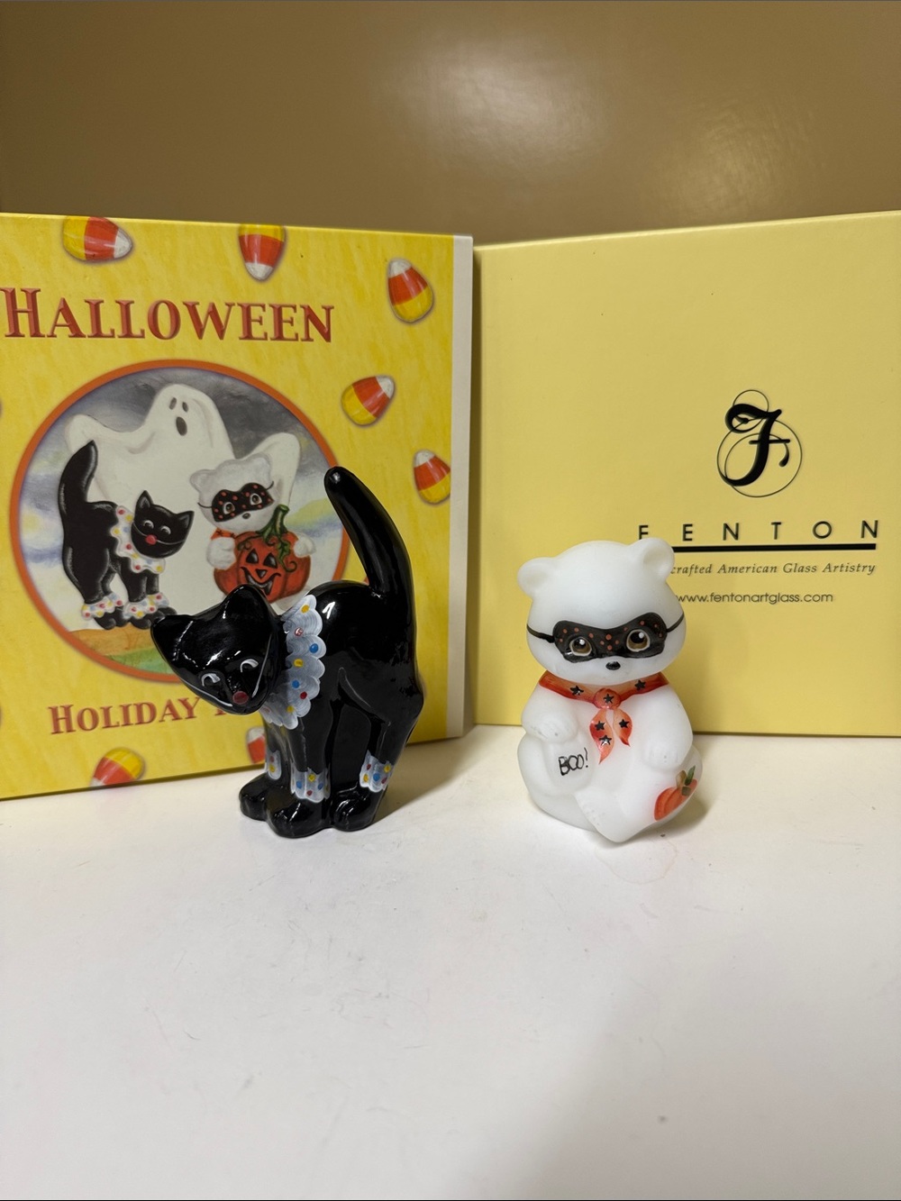 Fenton Halloween Holiday Parade Hand Painted Scaredy Cat And Bear original box